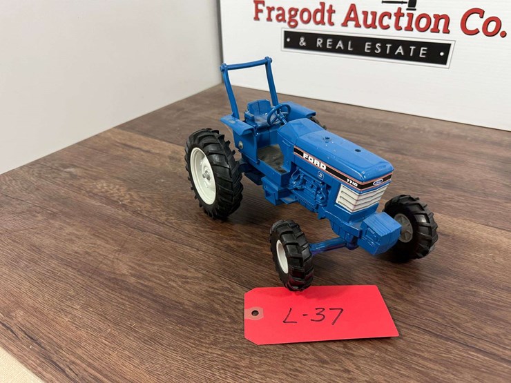 ford-tractor-image-3