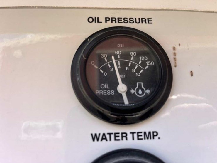 whisperwatt-220-diesel-powered-generator-image-9