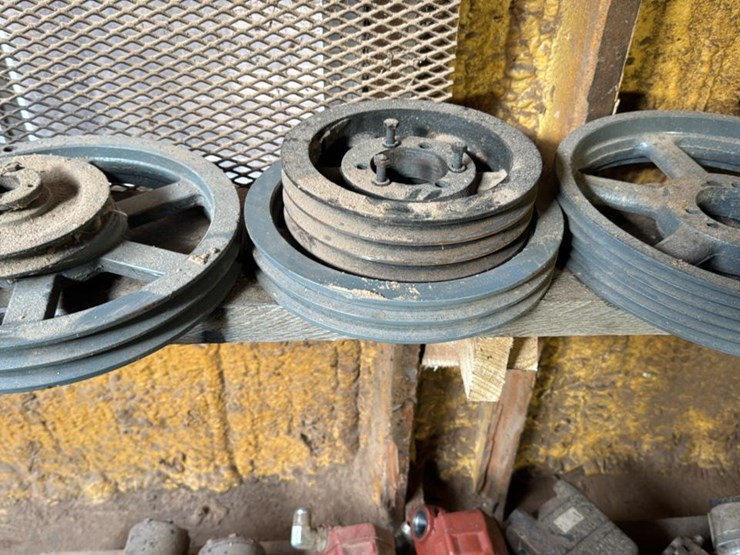 #182-•-shelf-of-pulleys-image-2