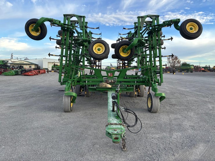 john-deere-2210-image-4