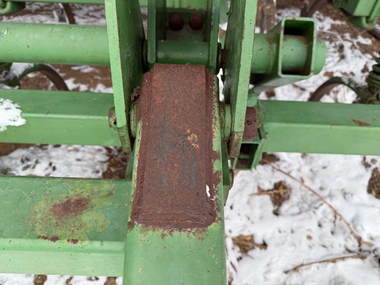 john-deere-17-image-17