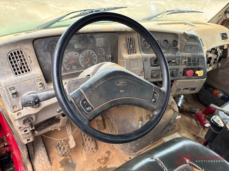 2007-sterling-water-truck-image-23