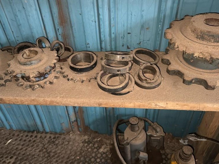 #136-•-bolt-bin-and-contents-of-room-image-23