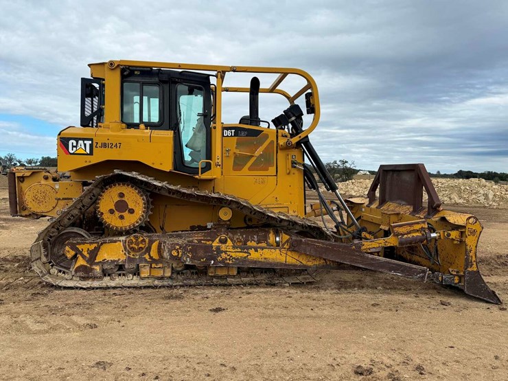 caterpillar-d6t-lgp-image-14