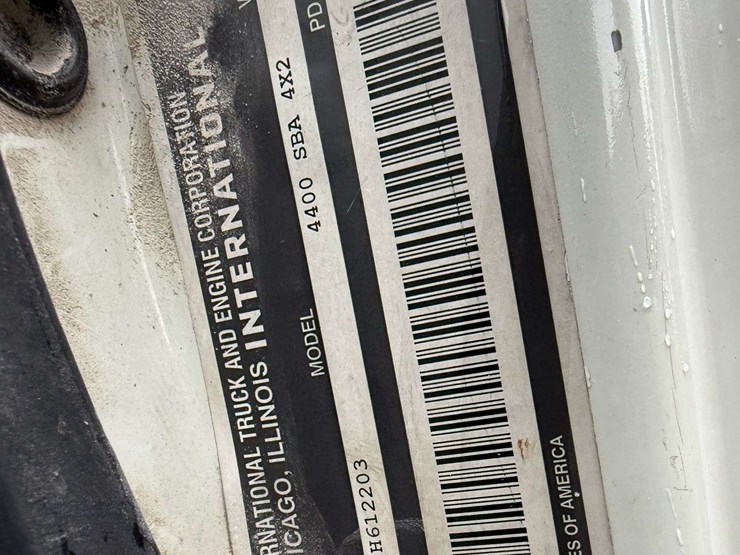 2004-international-durastar-4400-image-35