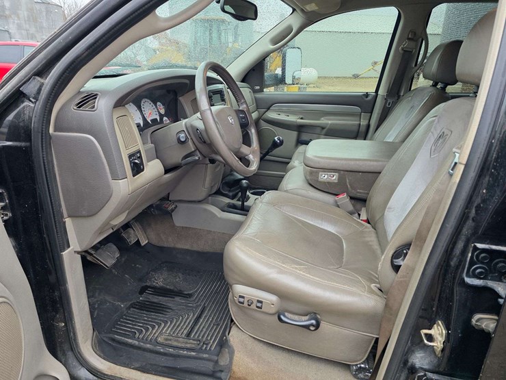 2005-dodge-ram-3500-image-28