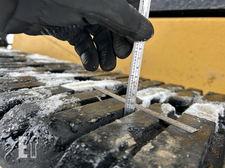 2019-caterpillar-259d-image-42