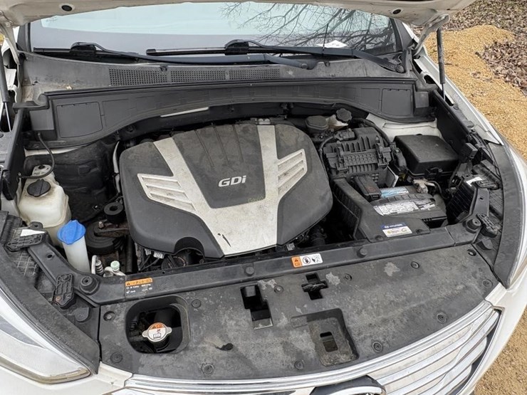 2014-hyundai-sante-fe-suv-image-13