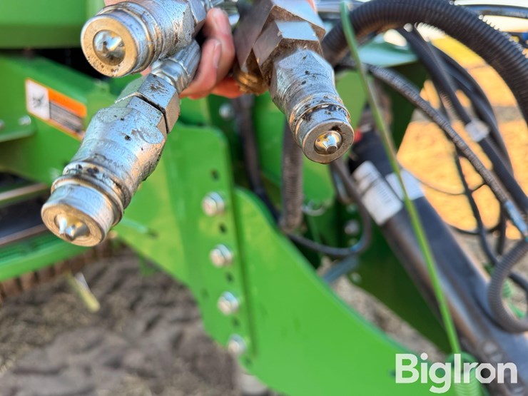 2023-john-deere-l341np-large-square-baler-image-11