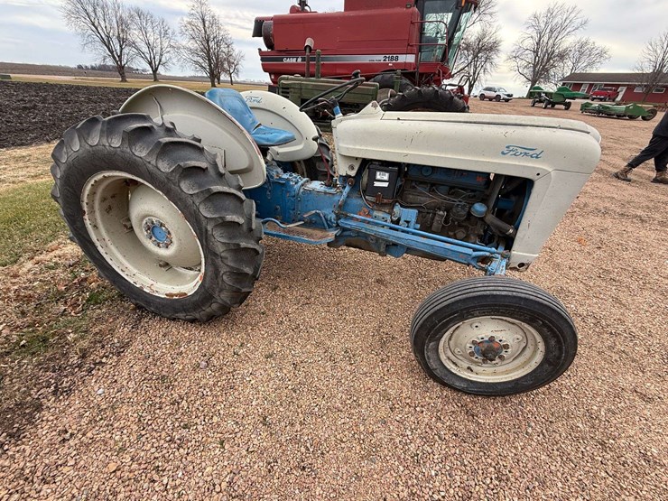1954-ford-tractor-image-5