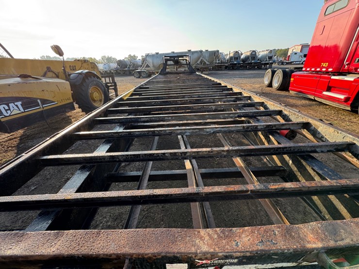 2018-pj-trailer-32ft-gooseneck-trailer-image-4