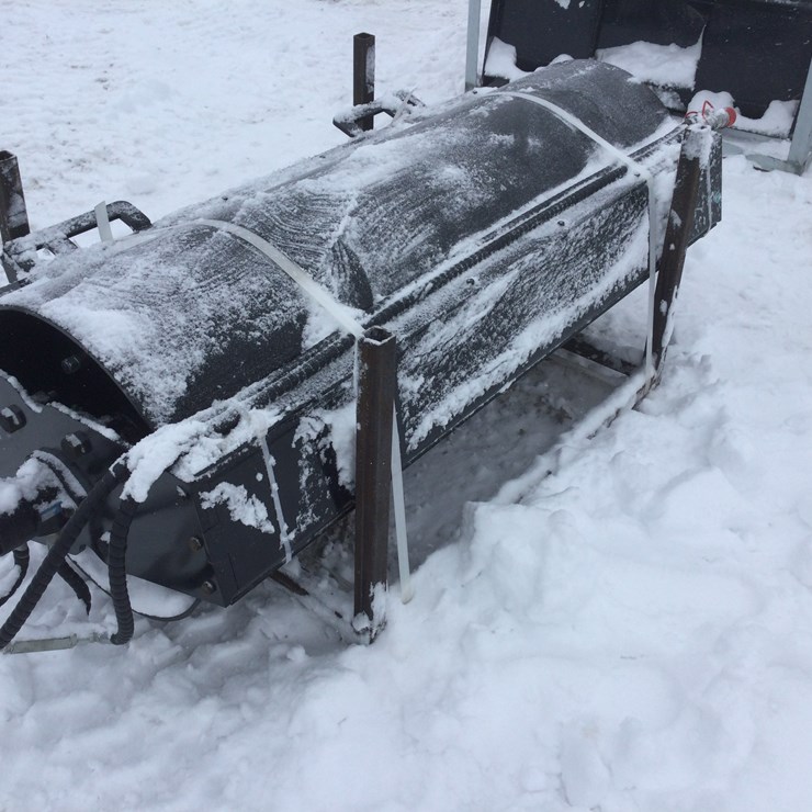 #4547 • Unused 60"W Skid Steer Hydraulic Vibratory Roller