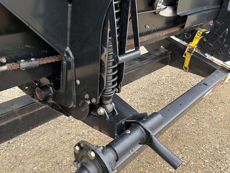 2013-john-deere-435d-image-23