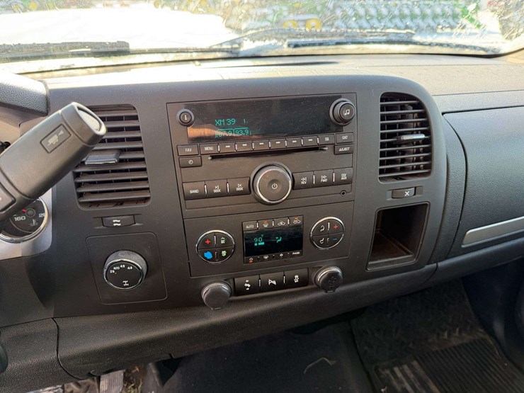 2013-chevrolet-silverado-1500-lt-image-41