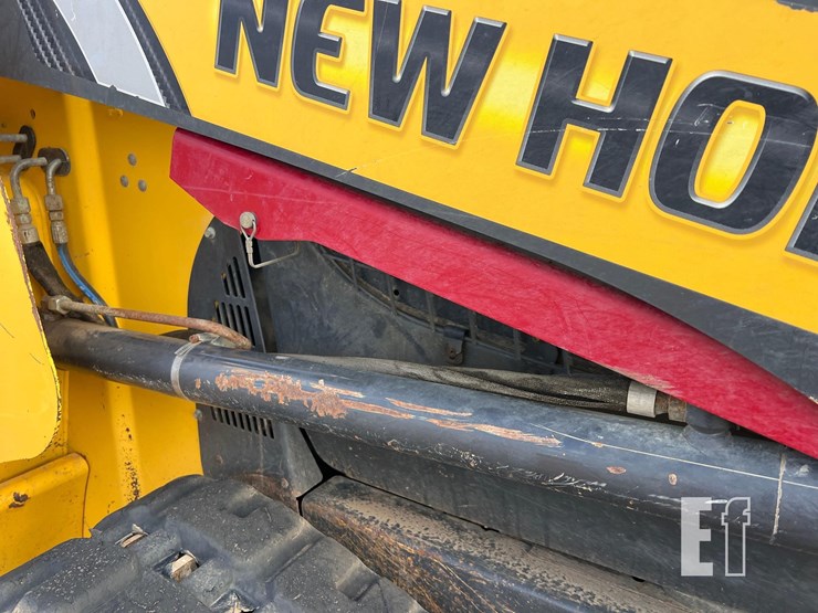 new-holland-c227-image-15