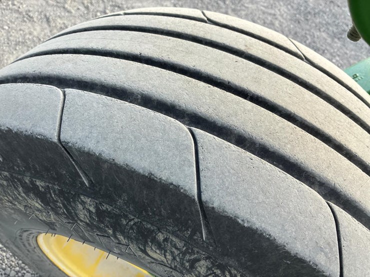 john-deere-2210-image-18