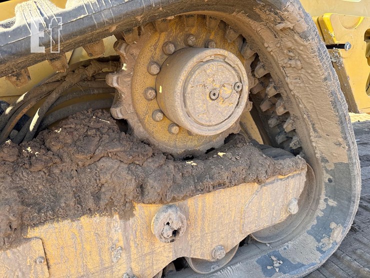 2022-caterpillar-299d3-image-11