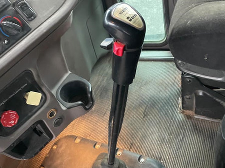 peterbilt-386-image-33