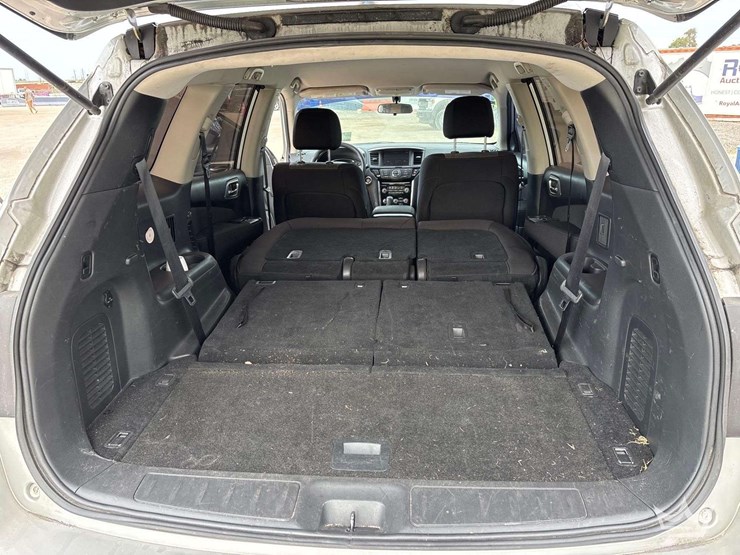 2017-nissan-pathfinder-image-21