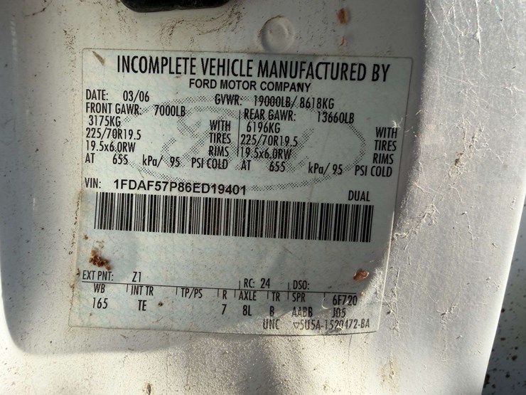 2006-ford-f550-image-30