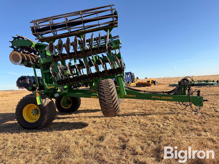 2022-john-deere-2680h-image-4