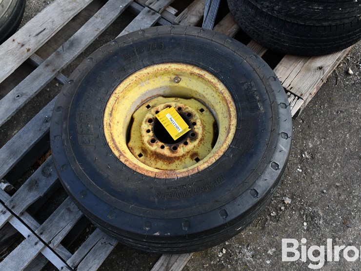 bkt-rib713-if280/70r15-tire-on-6-bolt-rim-image-3