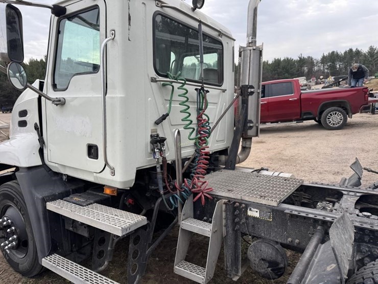 2006-mack-vision-cx612-image-9