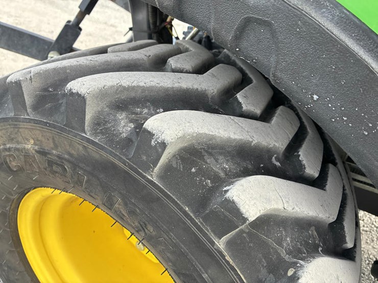 john-deere-1025r-image-32