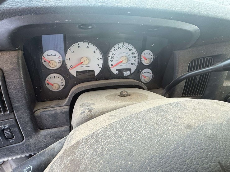 2004-dodge-ram-1500-image-17