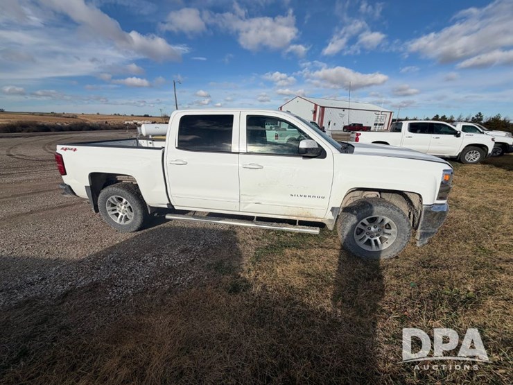 2017-chevrolet-1500-image-5