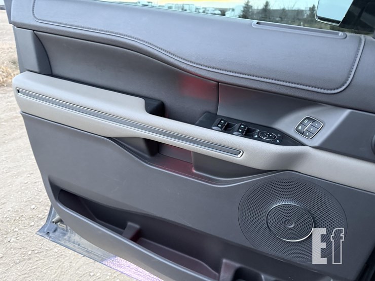 2019-ford-expedition-xlt-image-33