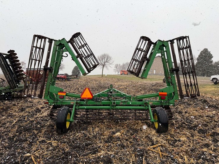 john-deere-200-image-5