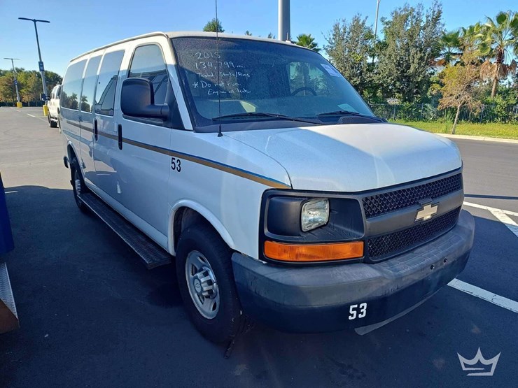 2015-chevrolet-express-2500-image-2