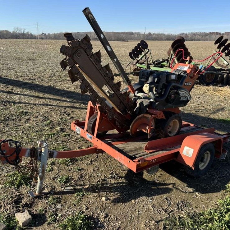 DITCH WITCH 1330
