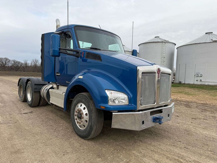2016-kenworth-t880-image-5