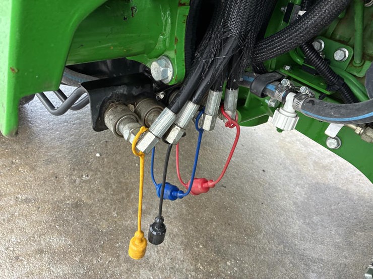 john-deere-3033r-image-22