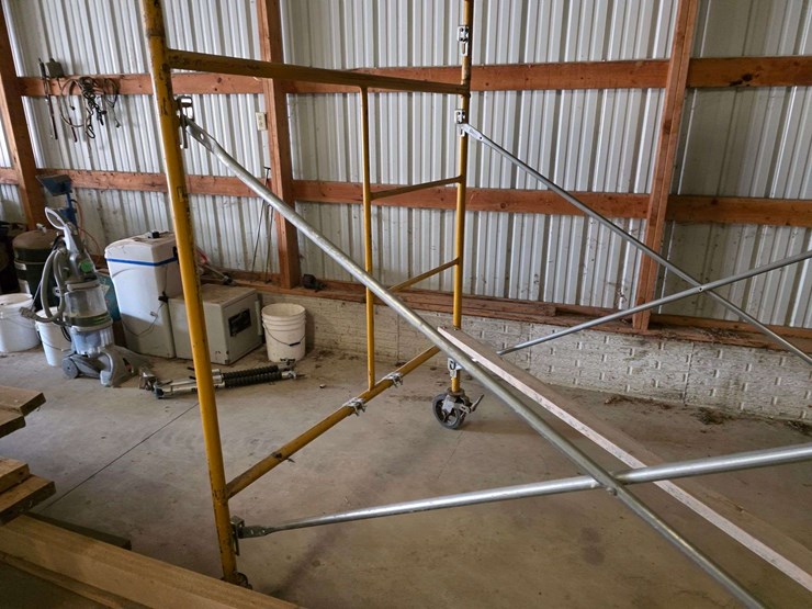 (4)-complete-units-of-scaffolding,-bil-jax-brand,-*pictured-is-2-units-with-wheels,-the-other-2-unit-image-4