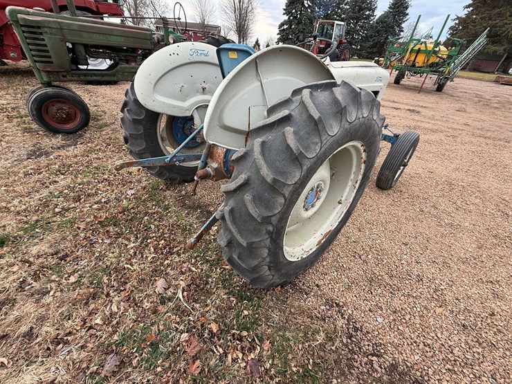 1954-ford-tractor-image-6