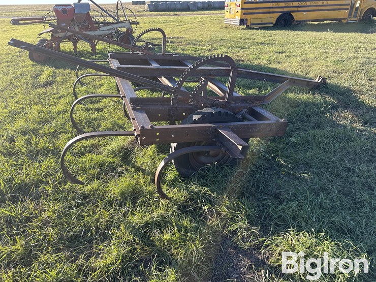 graham-hoeme-plow-k-12'-pull-type-chisel-image-4