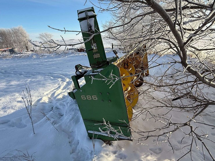 john-deere-686-image-3