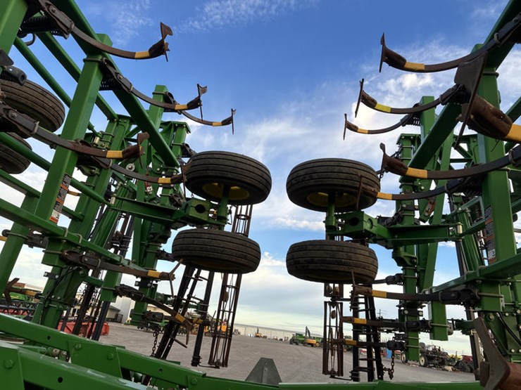 john-deere-2210-image-16