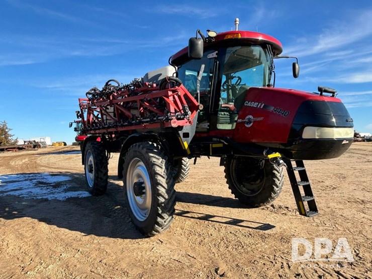 case-ih-patriot-4440-image-6