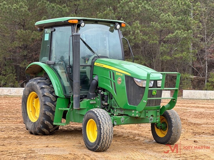 john-deere-5085m-image-1