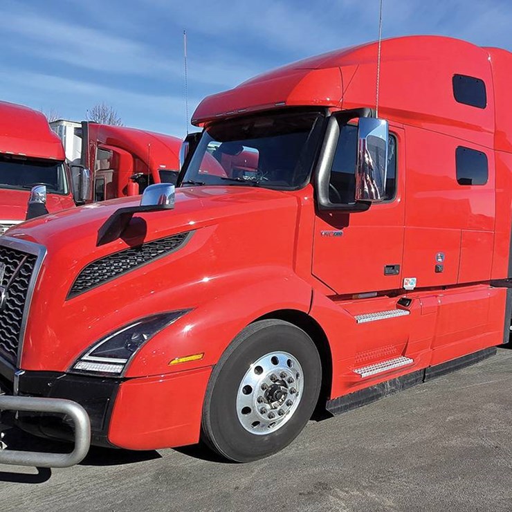 2022 VOLVO VNL 760