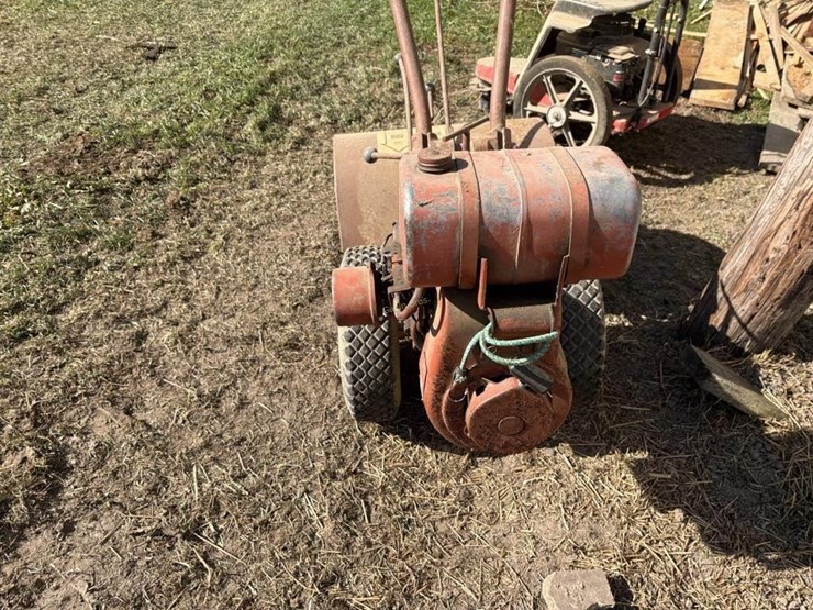 troy-bilt-rear-tine-tiller-image-3