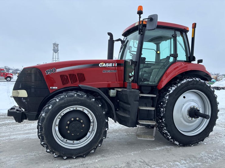 case-ih-magnum-190-image-11