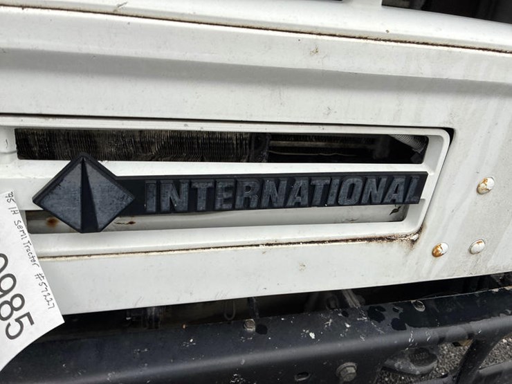 case-ih-8100-image-11