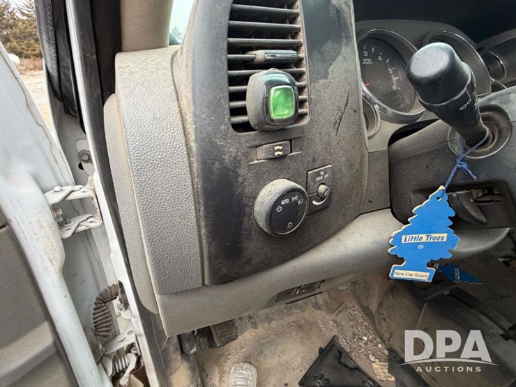 2012-chevrolet-2500hd-image-41