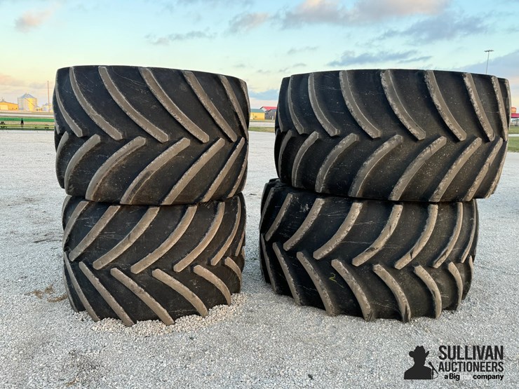 lsw-tires-&-rims-for-jd-8r-tractor-image-3