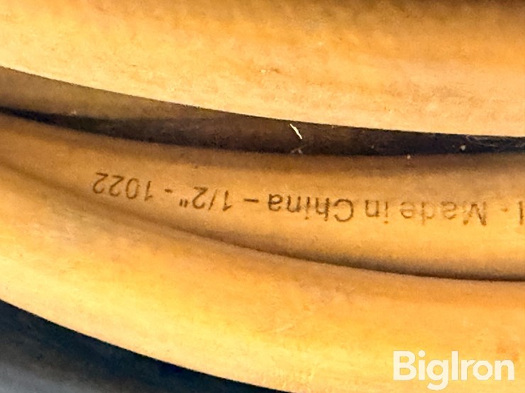 dewalt-dxcm024-0344-dbl.-arm-hose-reel-w/-1/2"-x-50'-premium-rubber-hose-image-7